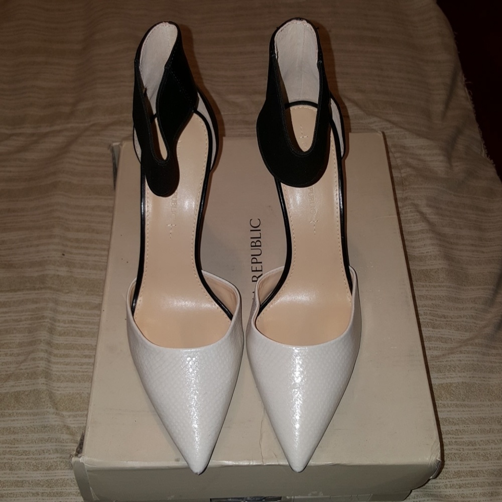Banana Republic Malory heels